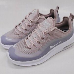 Nike women’s nike air max axis sneaker